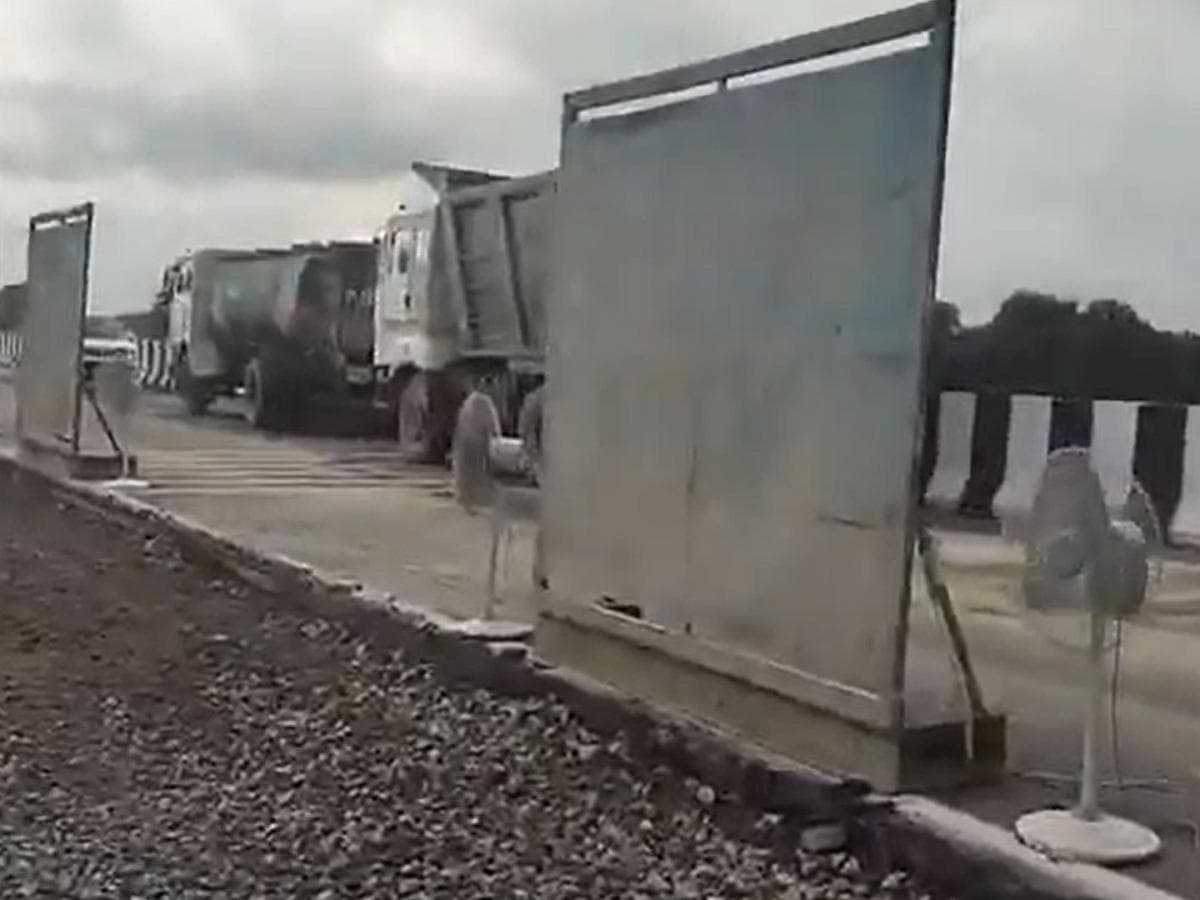 Promises of American-like Roads: अमेरिकेसारखे रस्ते देण्याचा वादा होता...!