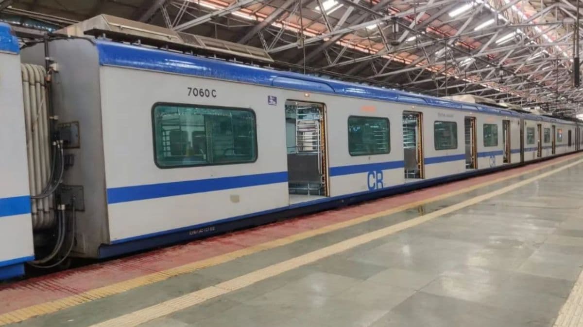 Emergency in Mumbai Local: मुंबईतील एसी लोकलमध्ये प्रवाशाची प्रकृती बिघडली