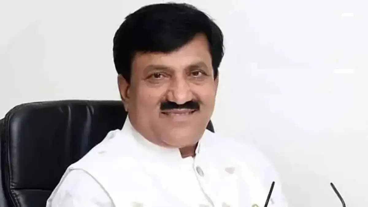 Political Dynamics in Marathwada: मराठवाड्यात ‘सहकार’प्रारुप नातेवाईकांपुरतेच ! महायुतीही गिरवतेय काँग्रेस, राष्ट्रवादीचा कित्ता