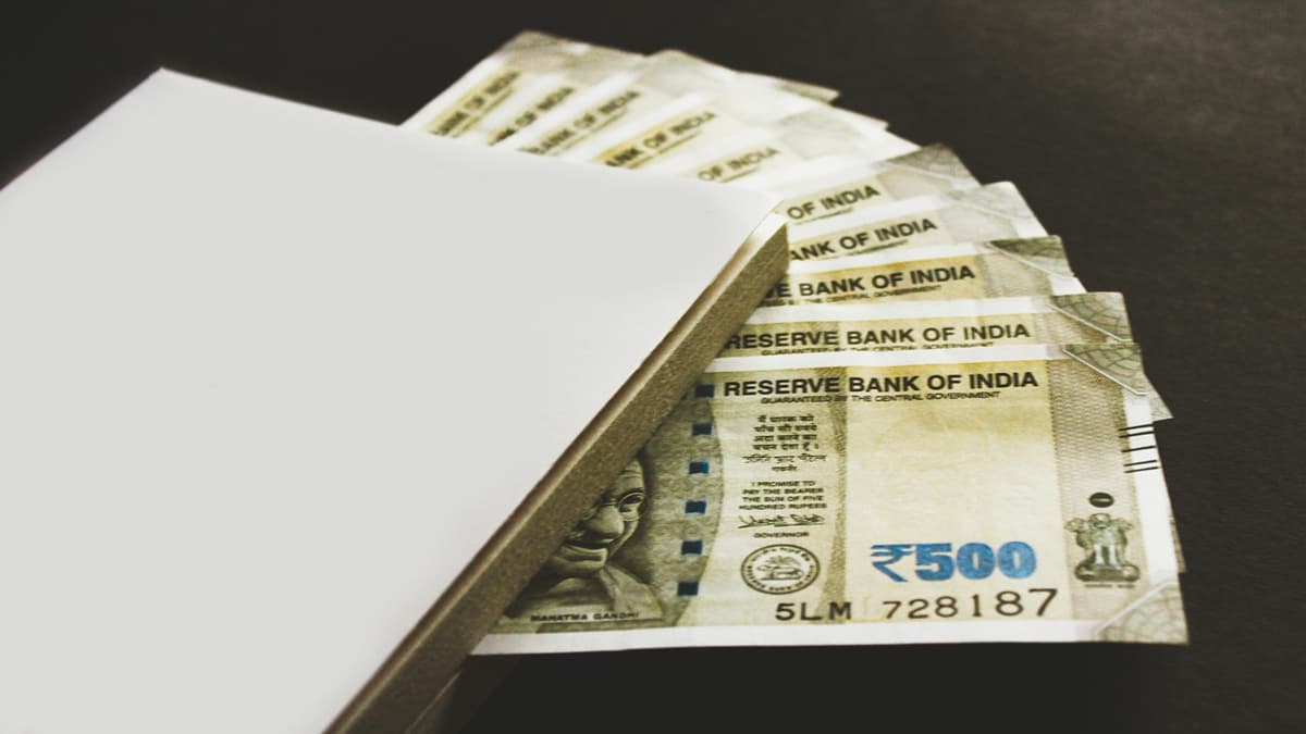 Extortion Demand from Builder: बांधकाम व्यावसायिकाकडे ८ कोटींच्या खंडणीची मागणी; १० लाखांचा पहिला हप्ता स्वीकारताना तिघे जेरबंद