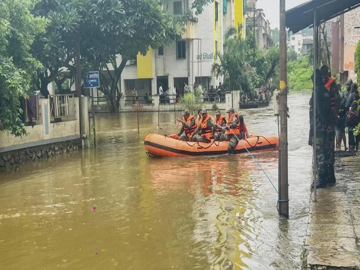 Long-term Planning for Flood Relief:निंबजनगर, विठ्ठलनगर, एकतानगरी पूरमुक्त करण्यासाठी दीर्घकालीन नियोजन करण्याच्या महापौरांच्या सूचना
