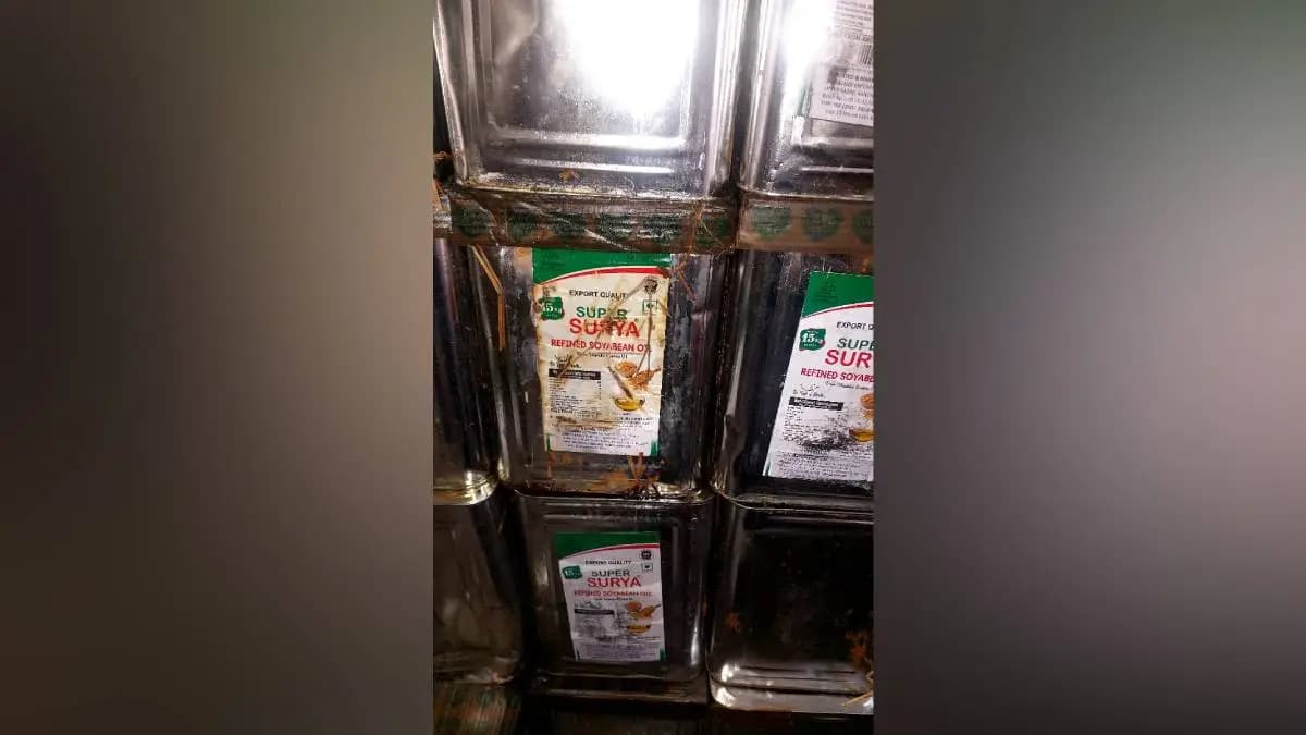 Fake Edible Oil from Nepal: नेपाळचे बनावट खाद्यतेल भारतात; तुकाराम मुंढेंच्या सूचनेने जिल्ह्यात लाखो रुपयाचा साठा जप्त