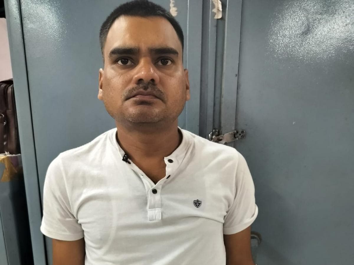 Fraud at Kalyan Railway Station:कल्याण रेल्वे स्थानकावर प्रवाशाची फसवणूक