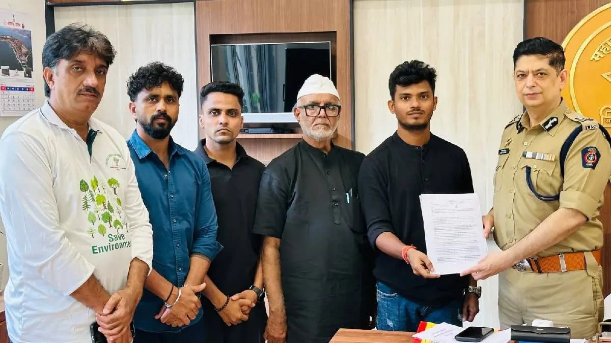 Environmental Protest:पर्यावरणीय गुन्ह्यांच्या निष्पक्ष तपासासाठी पोलीस आयुक्त कार्यालयाबाहेर पर्यावरणप्रेमींचे आंदोलन