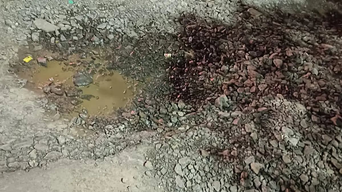 Urgent Repairs in Pimpri-Chinchwad:पिंपरी-चिंचवडमध्ये खड्डे बुजवण्याचे आदेश