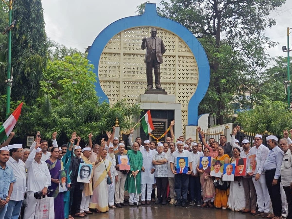 Honoring Memories of 'Chale Jao': ठाणे काँग्रेसचा संविधान रक्षणाचा निर्धार