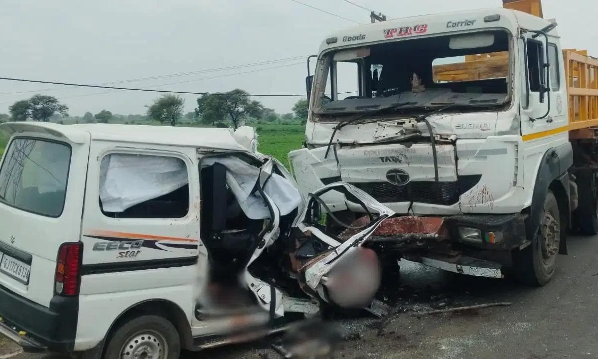 Tragic Accident in Dhar: धारमध्ये भीषण अपघात, ६ मित्रांचा जागीच मृत्यू