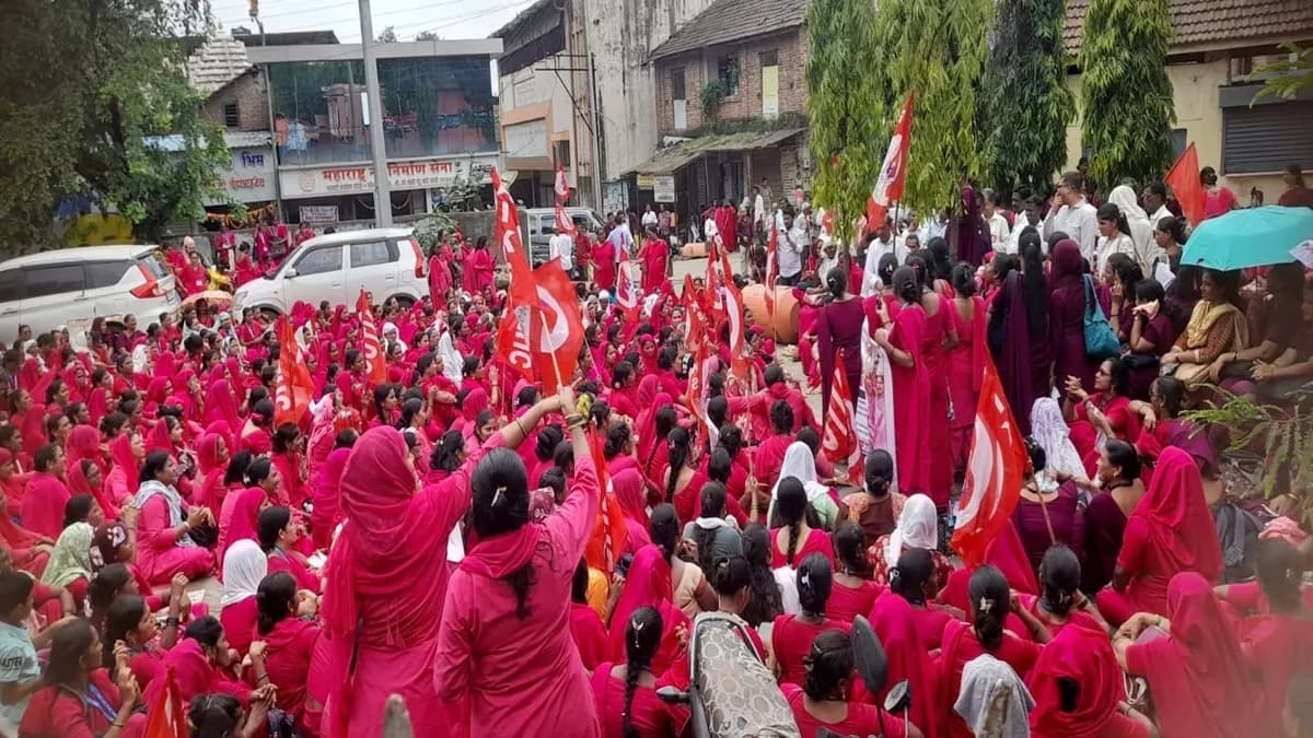 Protest by ASHA Workers: आशा कार्यकर्त्यांचे शहापुरात ठिय्या आंदोलन