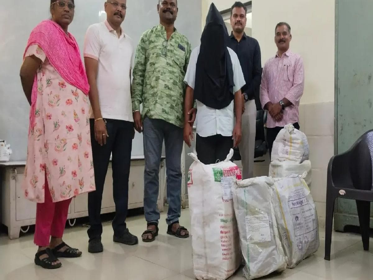 Fake Milk Supply in Mumbai: मुंबईत ५ वर्षांपासून बनावट दुधाच्या पिशव्यांचा पुरवठा, वसईतील छपाई कारखाना उद्ध्वस्त; चाैघांना अटक
