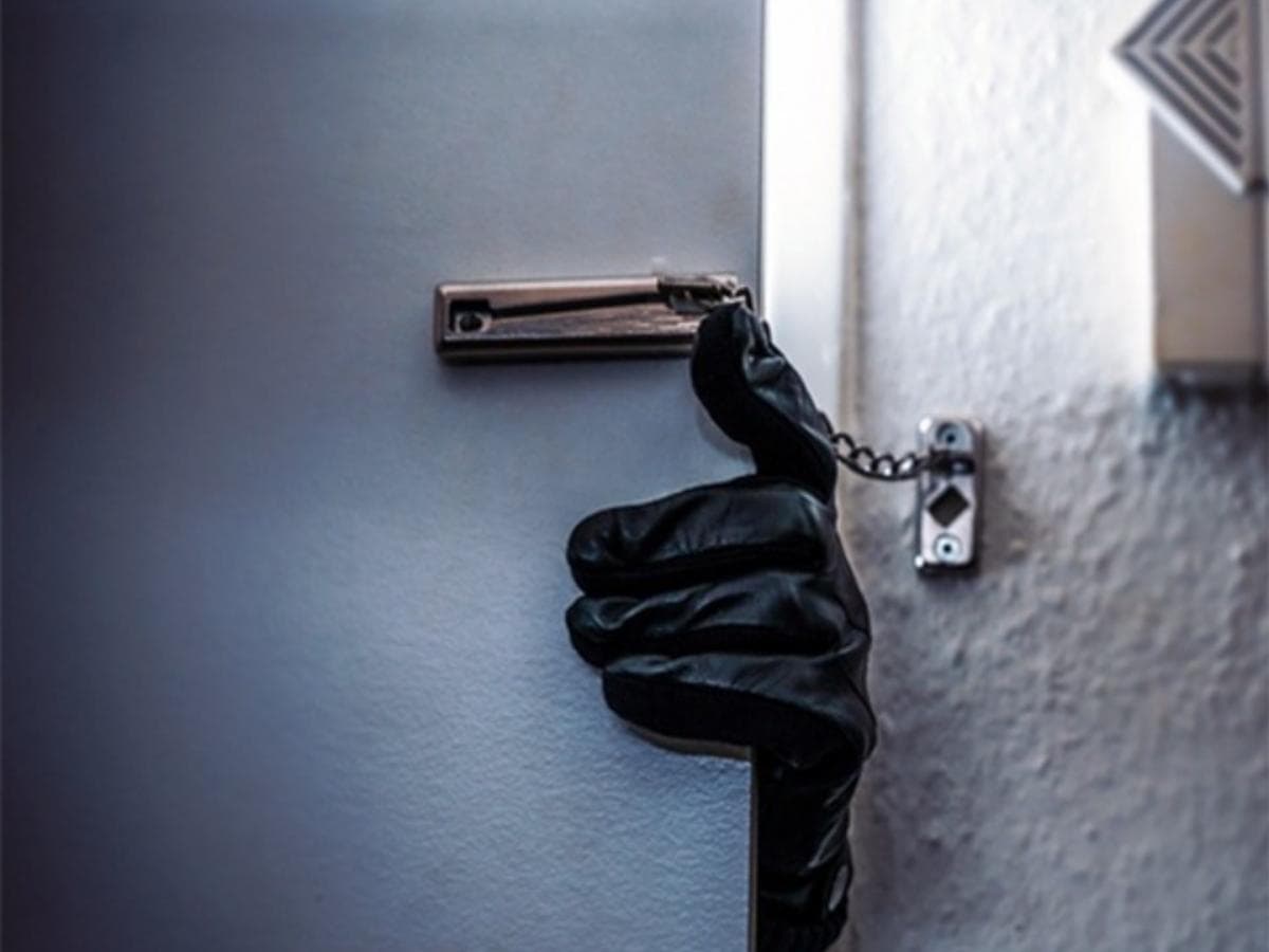Burglary Gang Caught: विग, मास्क लावून घरफोड्या करणाऱ्या टोळीचा पर्दाफाश
